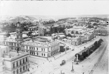 Looking down Sturt St horse drawn tram