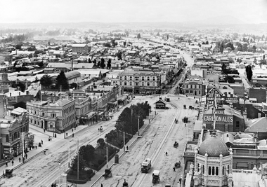 Looking down Sturt St showing tram shelter
