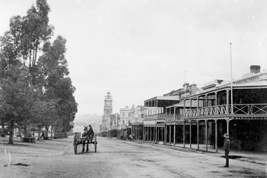 View down Sturt St from Alephi Hotel