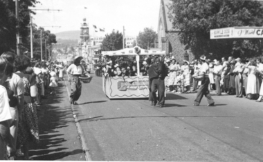 Picot & Widmer float circa 1950