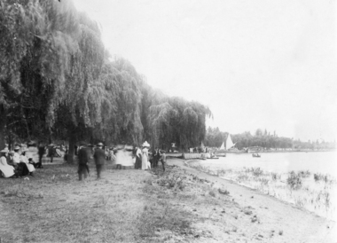 A stroll around the lake 1906