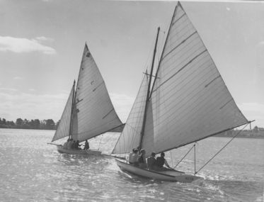 Metis on Lake Wendouree 1945