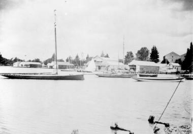 Sailboats on Lake Wendouree