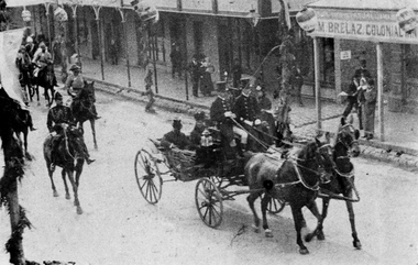 King George V & Queen Mary driving along Main Rd May 13th 1901