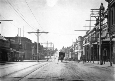 Looking down Lydiard St Nth showing Federal hotel