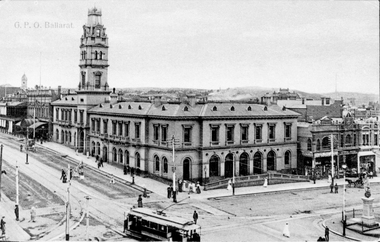 Tram turning into Lydiard St Nth