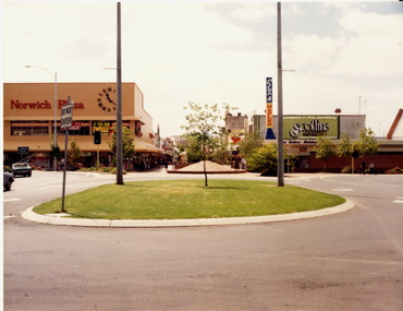 Bridge Mall Sturt St end, Max Harris