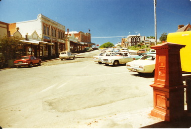 Bakery Hill in early Bridge Mall days, Max Harris