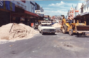 Bridge Mall being built workers, Max Harris