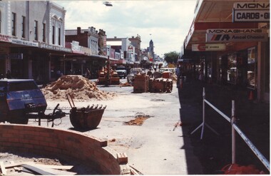Bridge Mall being built, Max Harris