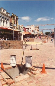 Bridge Mall being built, Max Harris