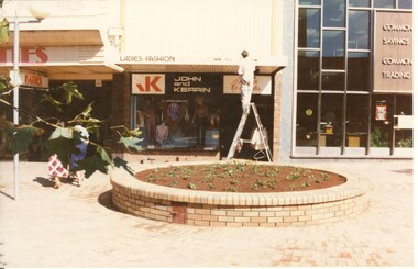 Bridge Mall being built, Max Harris