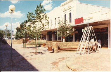 Bridge Mall being built, Max Harris