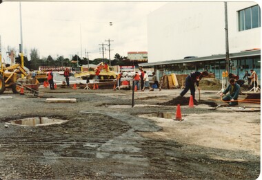 Bridge Mall being built