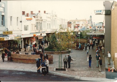 Opening of Bridge Mall, Max Harris
