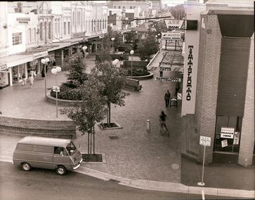 Bridge Mall looking west 1980's, Max Harris