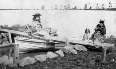 1892c Beatrice with dog and friend