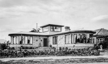 Print (item) - Photograph by Percy Hartman, "Sunways" house, Ballarat, 1939