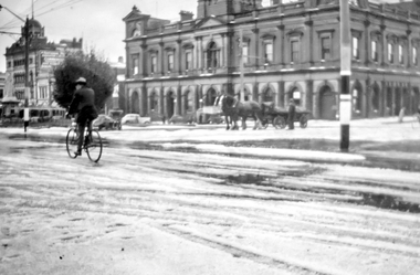 Print, Snow in Ballarat, Town Hall, 02/12/1940