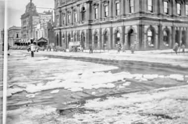 Print, Snow in Ballarat, Town Hall, 02/12/1940