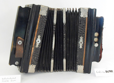 Concertina Accordian, Gebr. Ludwig Accordeon