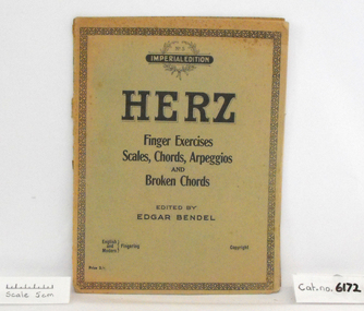 Music Book, Herz Finger Exercises