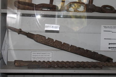 Incomplete coal boring tool