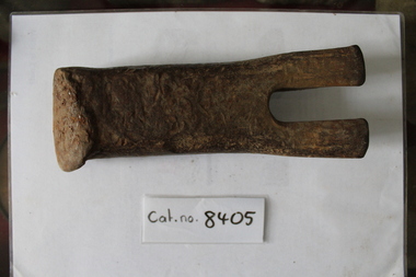 Curved forked chisel