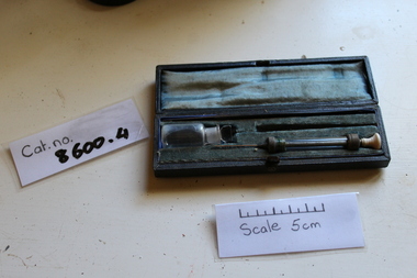 Needle glass vial in box