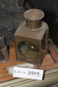 Hand held lamp, 1890 - 1910