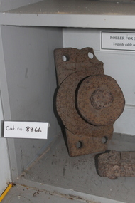 Skip cable roller