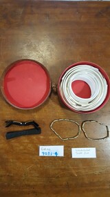 Collar box and collars