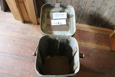 Oil Container