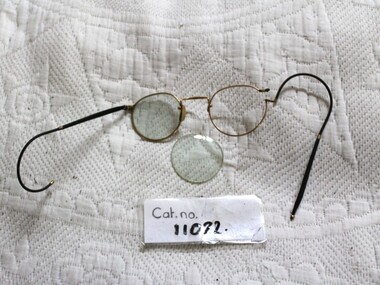 Clothing - Glasses, Round Lens Eye Glasses