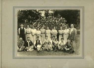 Photograph, Picnic group, 1936