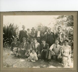Photograph, Ithacan Picnic - Paizis families, C late 1930s