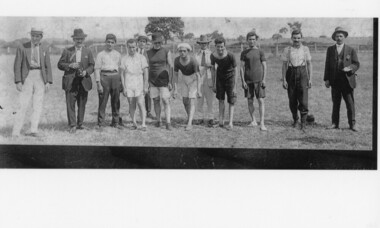 Photograph, Ithacan picnic races, c1930s