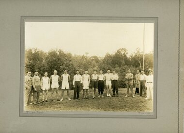 Photograph, Ithacan picnic men's race, c1930s