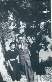 Photograph, Family group, Kioni Ithaca, c 1930s