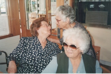 Photograph, Ithacan ladies