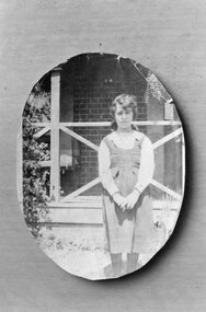 Photograph, Thalia Paizis (Papadopoulos), 1918