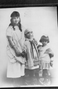 Photograph, Paizis sisters, 25th March celebrations, 25th March c1917