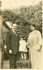 Photograph, Sikiotis family, c1920