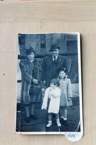 Photograph, Raftopoulos (Patakias) family, 1948