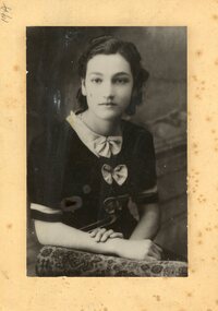 Photograph, Erigoni (Nitsa) Vlassopoulou-Kyriakakis, c1945