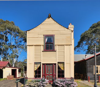 Building - Loren Iron House, 1859