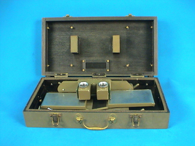 Stereoscope with lid (and wooden oddment)