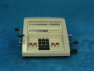 FACIT Electric calculator CM 2-16