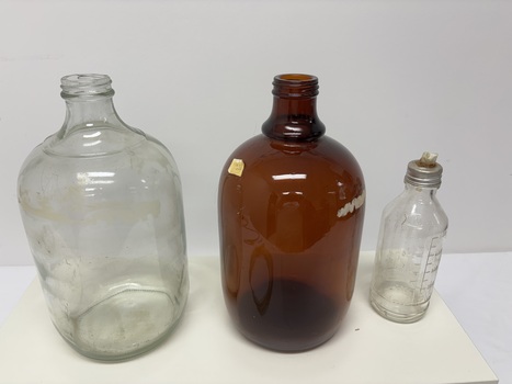 Wangensteen suction apparatus, 3 glass bottles
