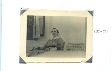 Photograph of Gwladys Thomas ca.1941